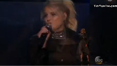 Meghan Trainor,Charlie Puth - Like I'm Gonna Lose You & Marvin Gaye(AMAs 2015)现场版