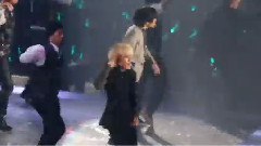 李泰民(SHINee),SHINee - Hitchhiking