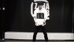 TFBOYS,易烊千玺 - 易烊千玺登北美三大城市上空 生贺视频