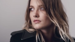 Fashion Show - Statement Making Extras Holiday 2015