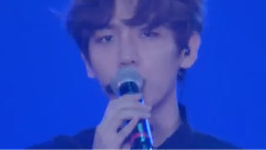 V(防弹少年团),边伯贤(EXO) - 白V 偶像症候群