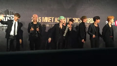 V(防弹少年团),田柾国(防弹少年团),防弹少年团 - 红毯拍照