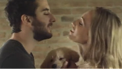 Agapornis - Le Hace Falta un Beso
