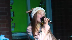 Connie Talbot - 康妮在伯明翰儿童医院圣诞树亮灯仪式现场秀