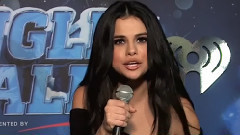 Selena Gomez - Reveals Her Favorite Christmas Food