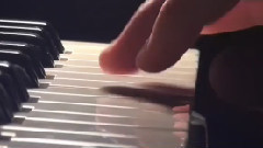 音乐短片 - Mistletoe(Sebastian Winter)