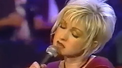 Cyndi Lauper - Who Let In the Rain