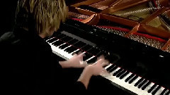 音乐短片 - He's A Pirate