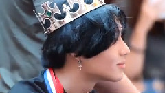 李泰民(SHINee) - 戴皇冠抱小熊的泰民