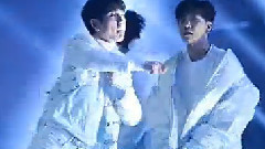 GOT7,MONSTA X,Junior(GOT7),Shownu(MONSTA X),Jackson(GOT7) - 喇叭裤