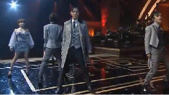 AAA - 愛してるのに,愛せない(第57回 輝く!日本レコード大賞)现场版 15/12/30