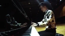  - 随着生活的伤痛一首歌 现场版