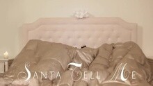 Ariana Grande - Santa Tell Me