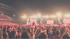 东方神起 - RED IS TVXQ
