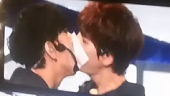 Super Junior,圭贤(Super Junior),金希澈(Super Junior) - 用嘴传递纸片游戏