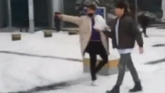 田柾国(防弹少年团),JIMIN(防弹少年团),V(防弹少年团) - 朴智旻推特更新:田柾国JIMIN打雪仗.