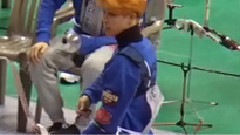 JIMIN(防弹少年团),SUGA(防弹少年团),防弹少年团 - 射箭