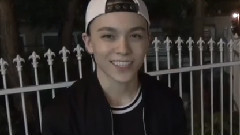 Vernon(Seventeen) - idol24小时 比花还美丽的黑炮idol Seventeen黑炮分队的忙内Vernon