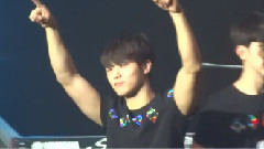 CNBLUE,郑容和(CNBLUE),姜敏赫(CNBLUE),李宗泫(CNBLUE),李正信(CNBLUE) - 六周年庆祝
