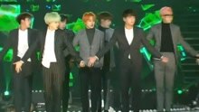 防弹少年团 - I NEED U+DOPE 5th Gaon Chart K-POP Awards 现场版 16/02/17