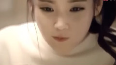 IU - Top 5 Stars That Eat In The Most Appetizing Way