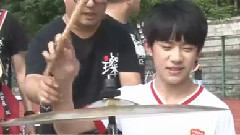 TFBOYS,易烊千玺 - 打架子鼓