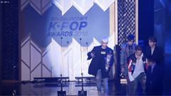 胜利(Bigbang),太阳(Bigbang),大声(BigBang),G-Dragon(BigBang),BigBang - 受赏采访