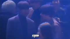 V(防弹少年团),边伯贤(EXO),SUGA(防弹少年团),朴灿烈(EXO) - 台下讲话的金泰亨&边伯贤 闵玧其&朴灿烈