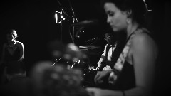 欧美群星 - Tal Vez No Se Hunda El Barco(En Vivo)