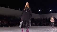 Fashion Show - Marc Jacobs Fall Winter 2016-2017