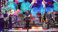 Coldplay - Hymn For The Weekend( 2016 Brit Awards)现场版