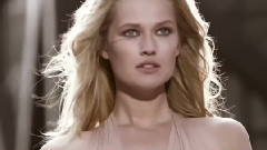 Fashion Show - Elie Saab Le Parfum Eau de Toilette - Rose Couture(1)