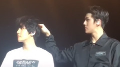 边伯贤(EXO),吴世勋(EXO),EXO - 世勋给伯贤顺毛