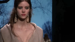 Fashion Show - Alberta Ferretti Fall Winter 2016-2017