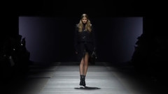 Fashion Show - Versace 范思哲秋冬时装秀独家2016-2017年
