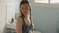 音乐短片 - Camera Movement & Rack Focusing Practice On LAURA POSING