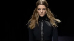Fashion Show - Versace Fall Winter 2016-2017-AF