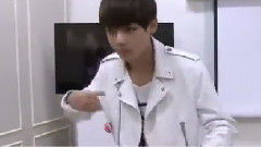 防弹少年团 - BANGTAN BOMB-待机室帅气舞蹈练习 中文字幕