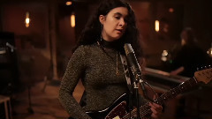 欧美群星 - Stranger In A Room(Acoustic)