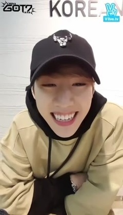 GOT7 - V App 现实男友金Mark