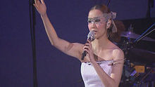 谢安琪 - 跟我走这世界 香港呐喊演唱会版