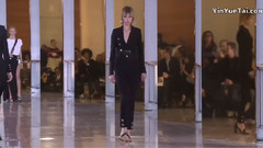Fashion Show - Top Model Edie Campbell