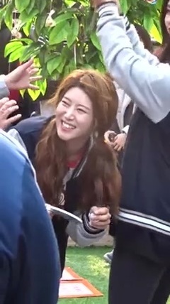 Brave Girls - 白色情人节 弘大