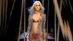 Fashion Show - Dolce & Gabbana FEM PE 2005