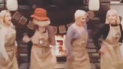 音乐短片 - Line Dance If Front Of The Fire