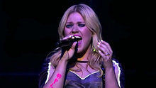 Kelly Clarkson,曲婉婷 - People Like Us 现场