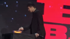 G-Dragon(BigBang),BigBang - 玩乒乓球