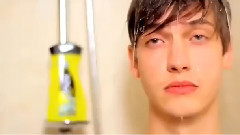 音乐短片 - парень сильнозатупил