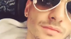 Maluma - Ins更新:La Verdad Yo Creo Que Va Un Caballo Al Lado Mio