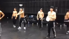 Ariana Grande - Ins更新:Why That Nae Nae Tho Lol